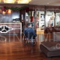 Calafate-hotel-alto-calafate-recepcion-accesible