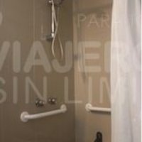 Edelweiss_hotel_ducha_adaptada_para_silla_de_ruedas_Bariloche_Argentina