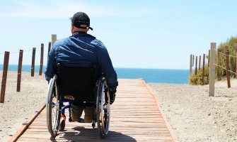 Puerto Madryn pasarela. Argentina accesible en silla de ruedas accessible