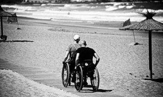 Surf adaptado en Fuerteventura