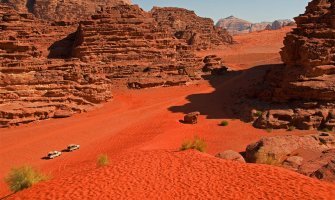 wadi rum jordania accesible